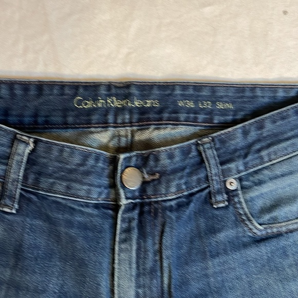 Calvin Klein Men’s Slim Straight Sleight Faded Jeans 36W x 32L - Picture 4 of 5
